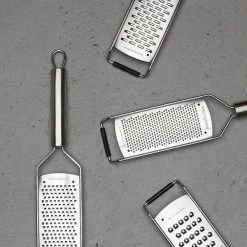 New ✔️ Microplane Professional Series Medium Ribbon Grater 😍 -Kitchen Gadgets & Tools Shop 0938004 Microplane Professional Series Fine Grater 600px 2 1