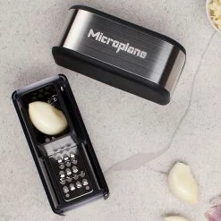 Brand new 🔔 Microplane Stainless Steel Garlic Cutter 🎉 -Kitchen Gadgets & Tools Shop 48914 Microplane Garlic Cutter 600px 3